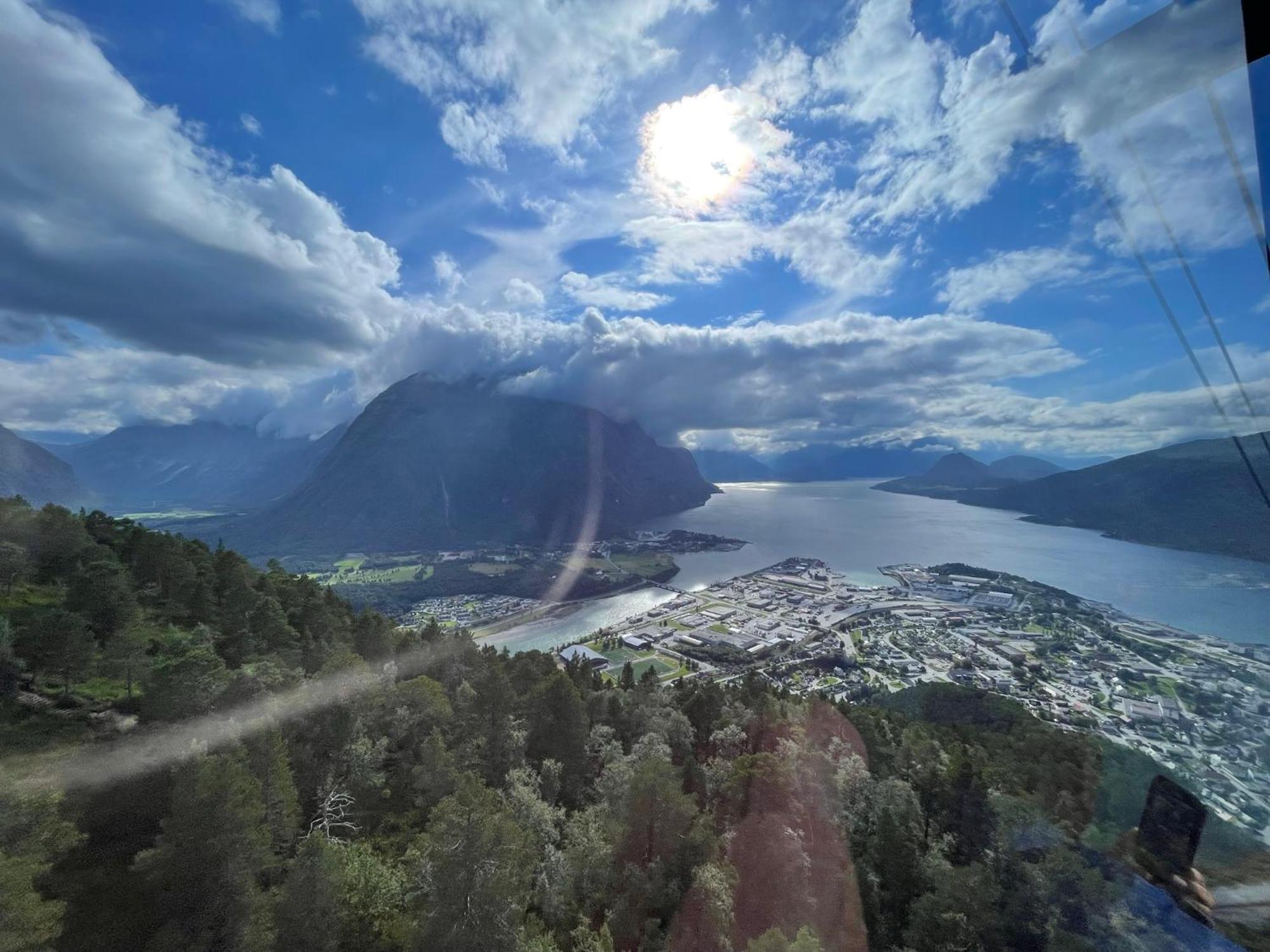 Bakkebo Trollstigen Apartamento Åndalsnes Exterior foto